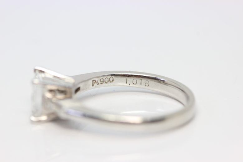 プリンセスカット ダイヤモンド　１.０１８カラット