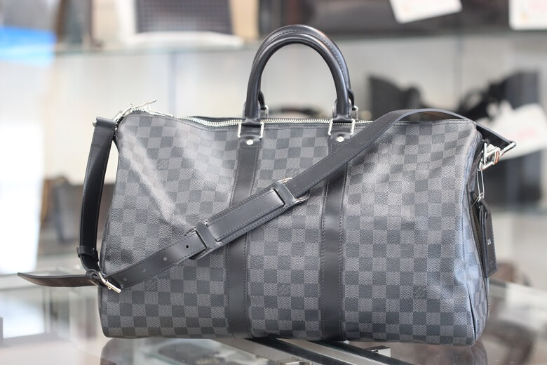 滋賀でヴィトンが高く売れます【グラフィットのバッグ】