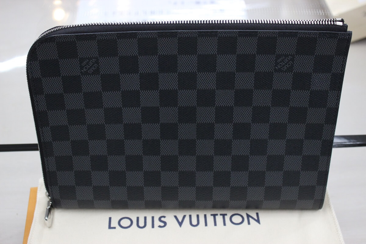 Ｌｖのクラッチバッグが高く売れます！買取価格は？