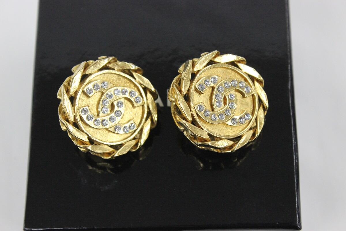 シャネルのヴィンテージアクセサリー高価買取中
