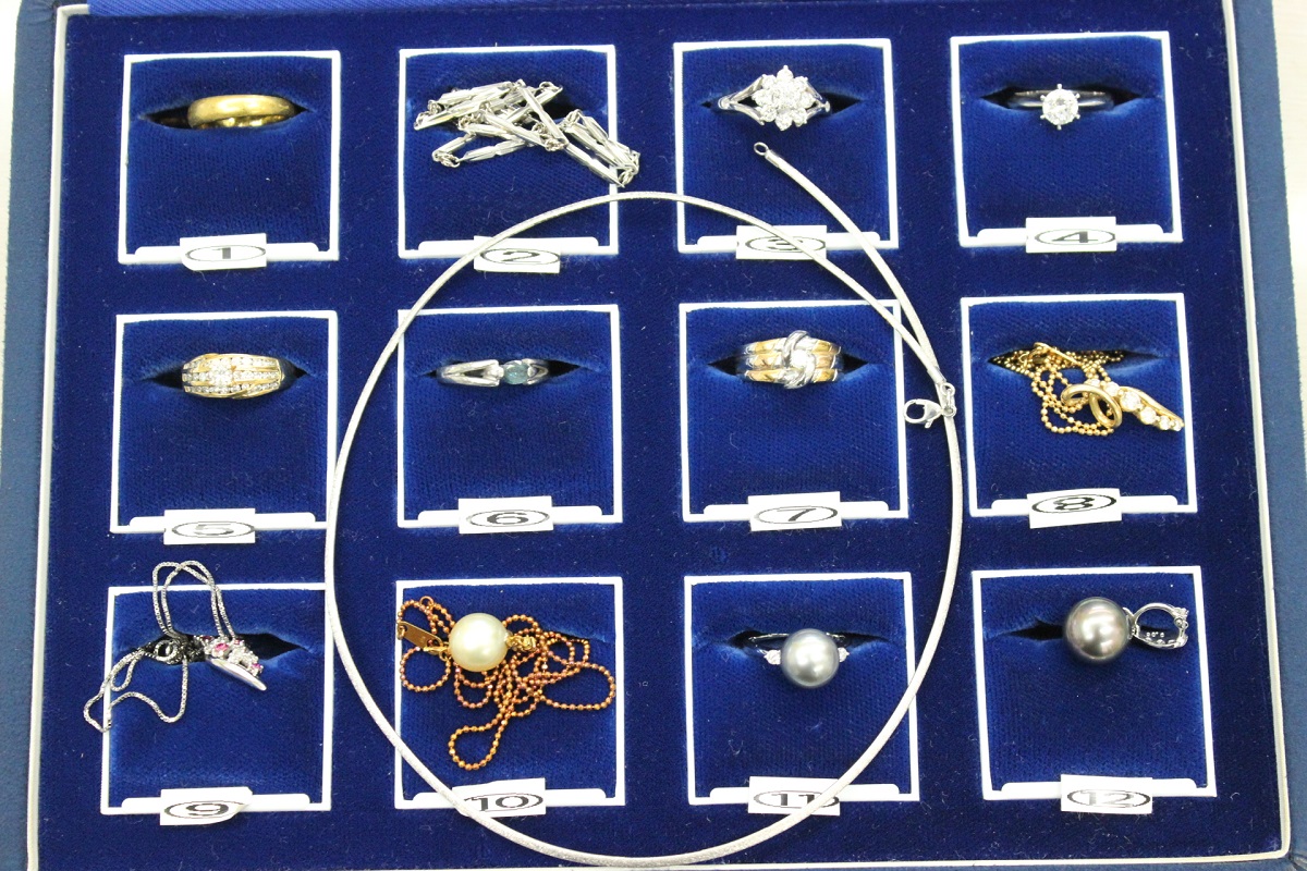 【買取実績】金・プラチナ・ダイヤモンドは1点ずつ丁寧に査定致します