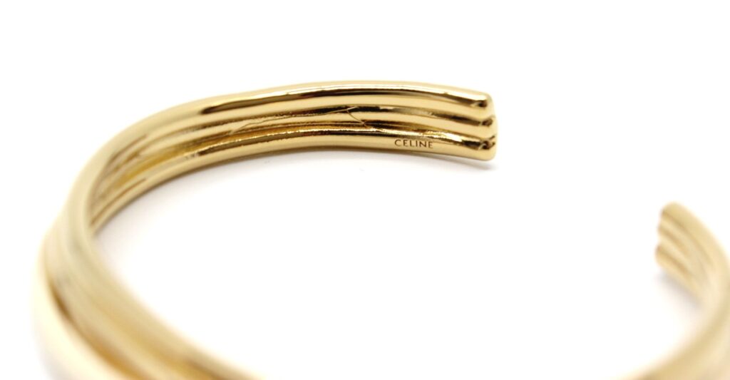セリーヌのバングル