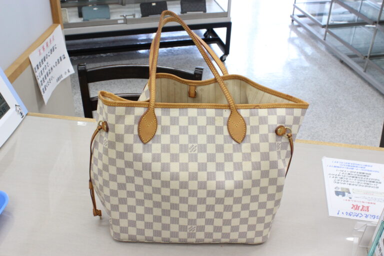 アズール・ネヴァーフル